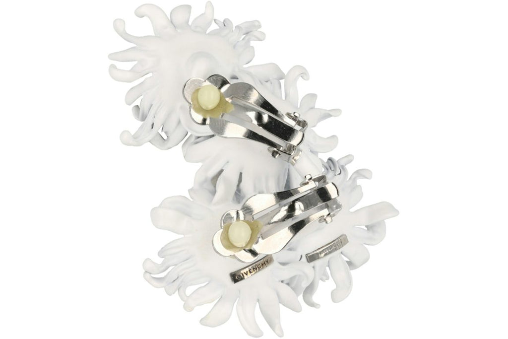 Givenchy Daisy Pendant Ear Crawler White