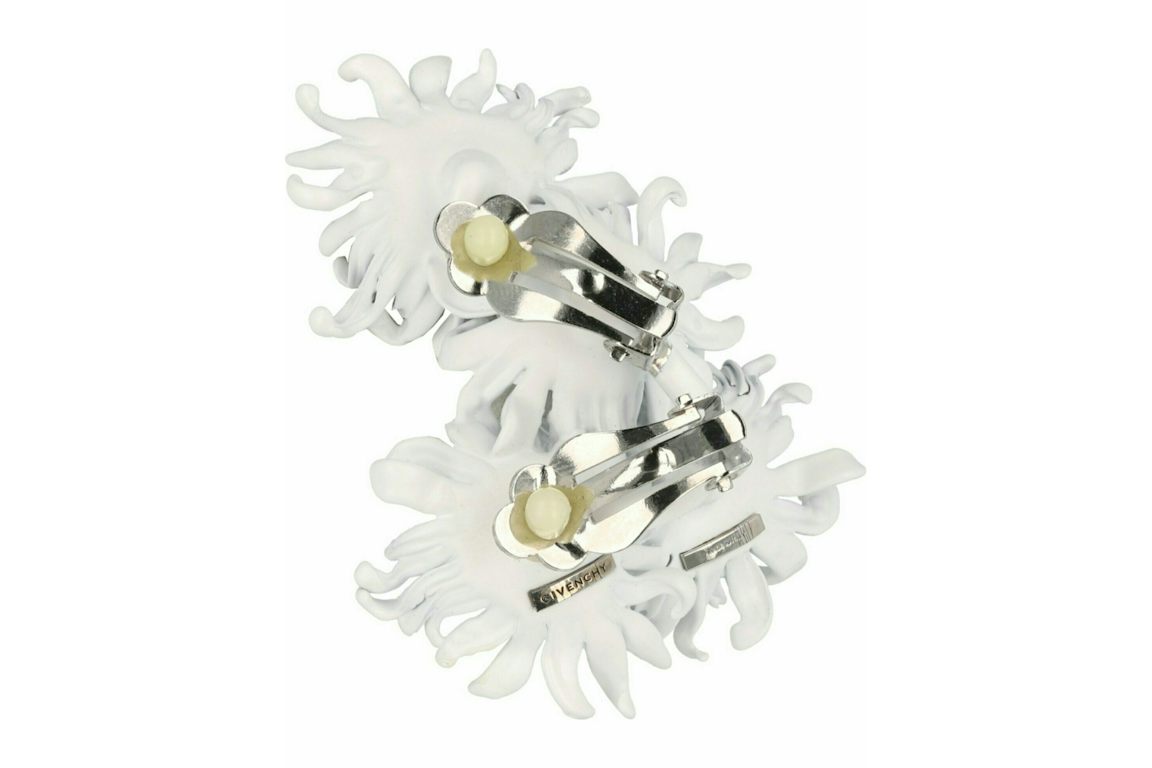 Givenchy Daisy Pendant Ear Crawler White